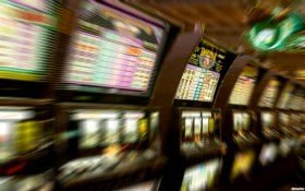 Ilustrasi keamanan dan privasi terjamin saat bermain Live Casino di psk777